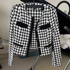 Stylish Forever 21 Black and White Houndstooth Women's Jacket and Skirt; Size L